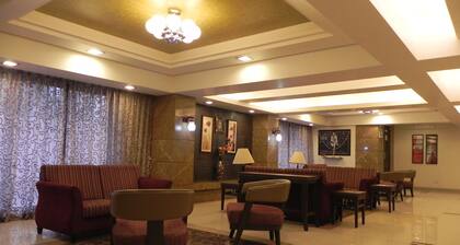 Hotel Reeva Suites