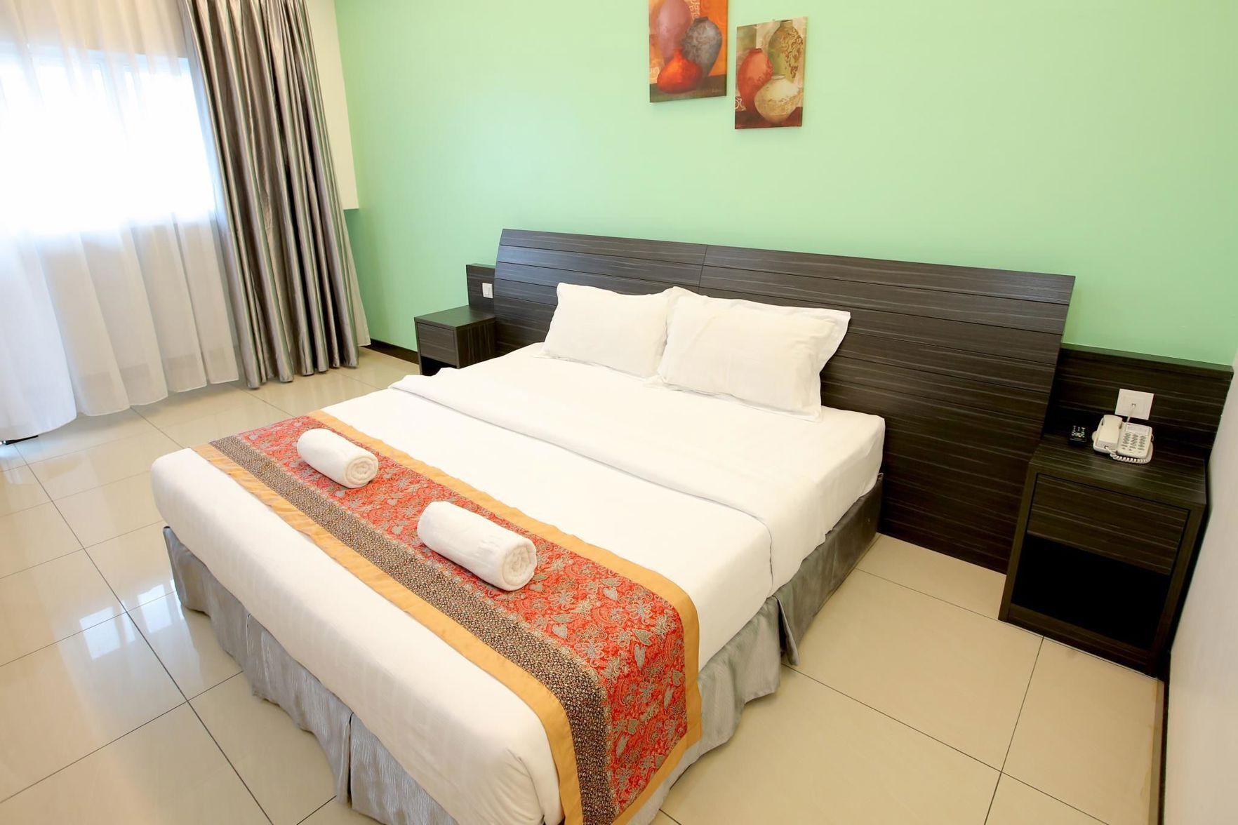 In-room safe, desk, iron/ironing board, free WiFi