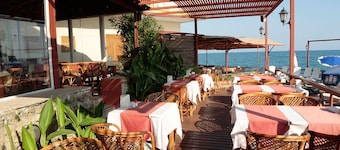 Yali Hotel