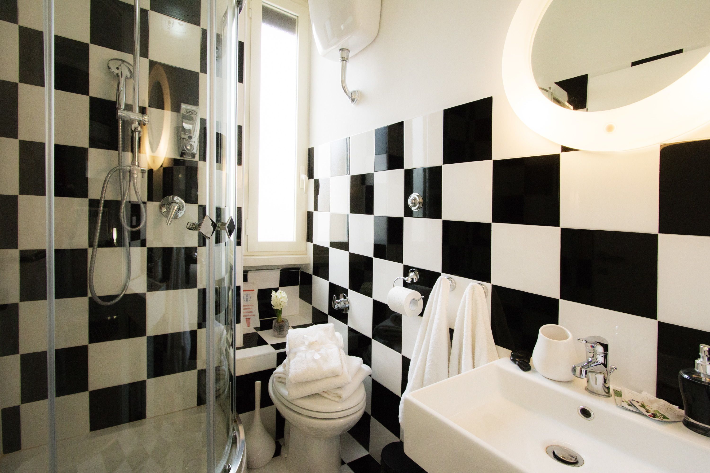 Design-Doppel- oder -Zweibettzimmer, Stadtblick | Badezimmer | Dusche, Regendusche, Haartrockner, Bidet