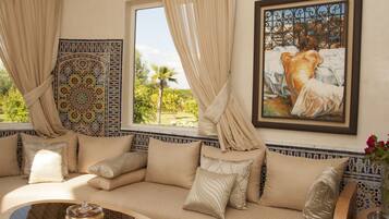 Royal Suite, Poolside | 1 bedroom, minibar, in-room safe, desk