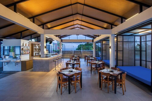 Hotel NEO Dipatiukur - Bandung by ASTON