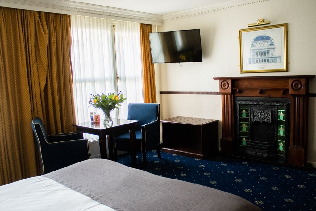 deluxe room | desk, iron/ironing board, cots/infant beds, free wifi