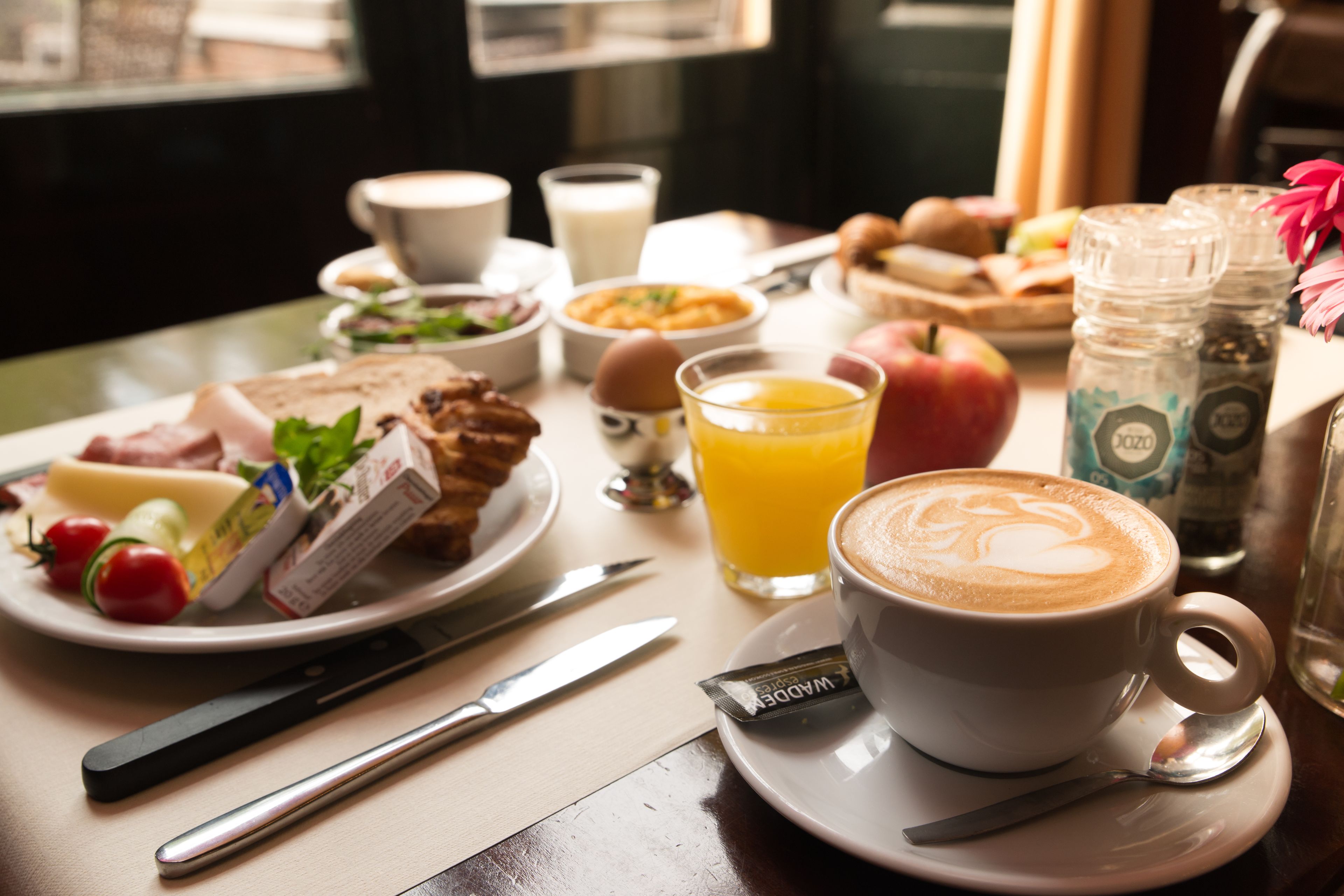 daily full breakfast (eur 15.50 per person)