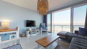 Ocean View Apartment Infinity 307 | リビングルーム | 薄型テレビ、Netflix