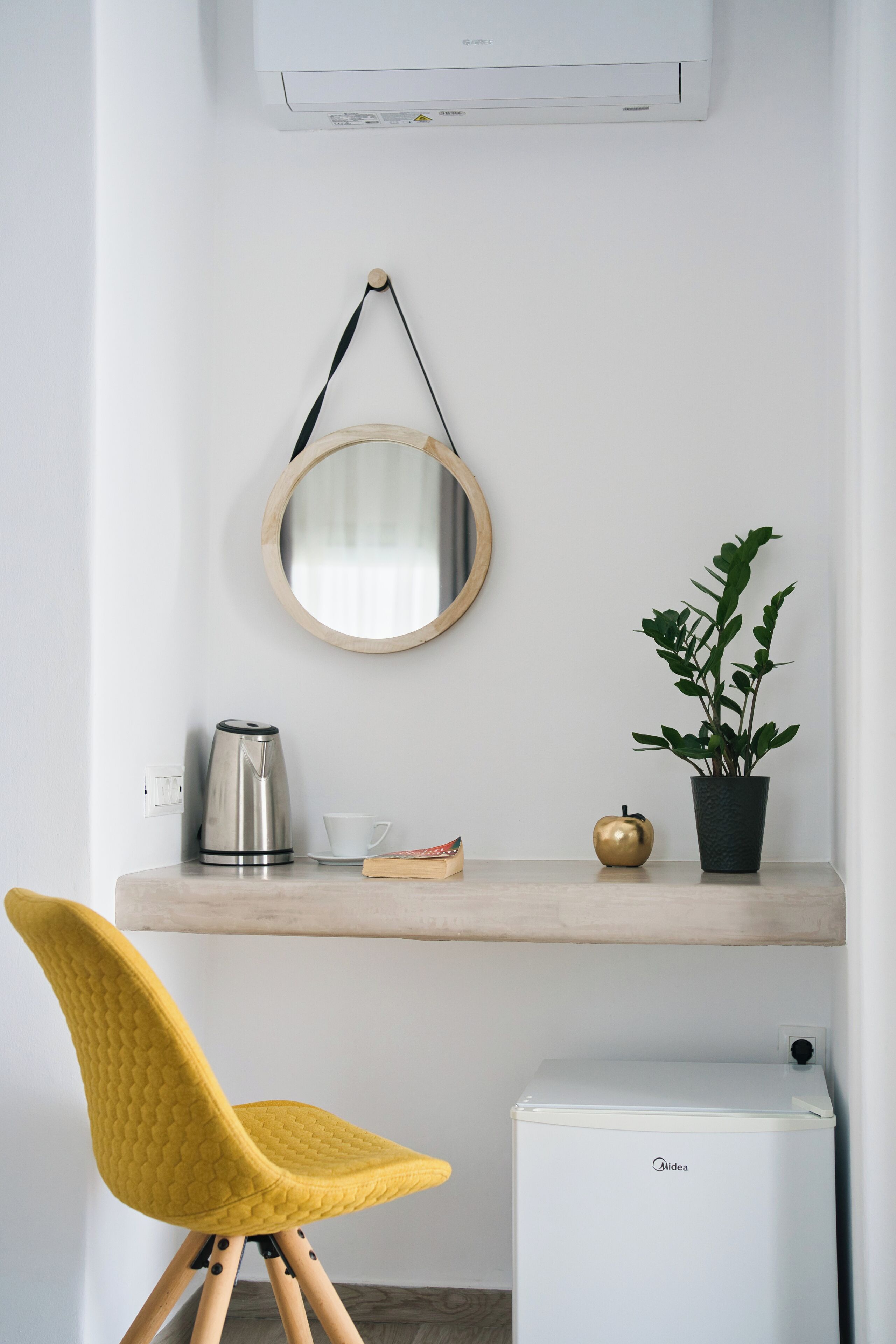 classic double room, partial sea view | 1 bedroom, in-room safe, free wifi, bed sheets