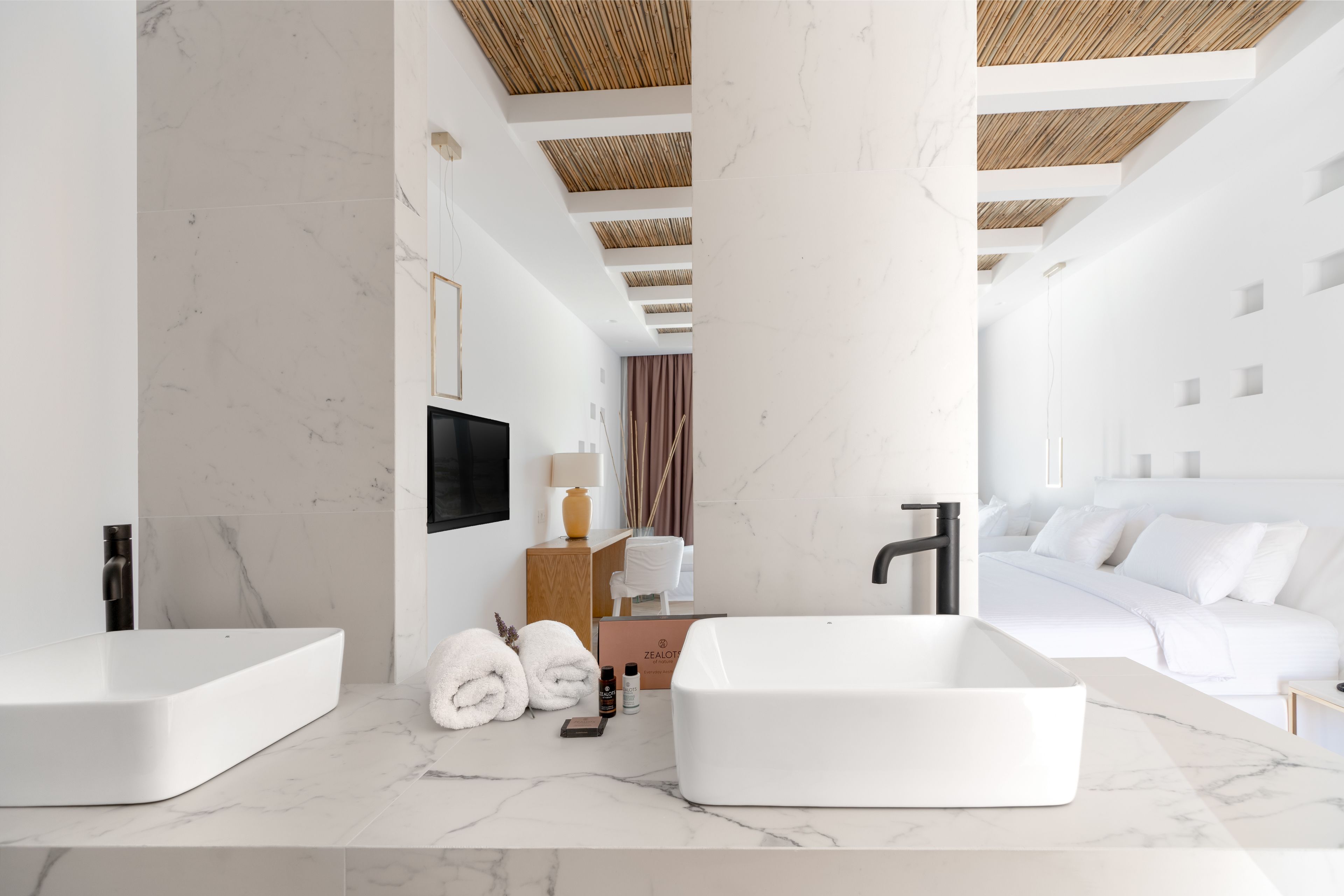 premium double room, balcony | 1 bedroom, in-room safe, free wifi, bed sheets