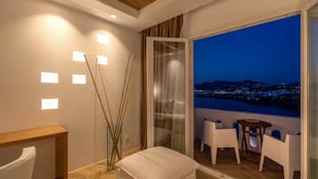 Premium Tek Büyük Yataklı Oda, Balkon | 1 yatak odası, odada kasa, ücretsiz kablosuz İnternet, çarşaf takımı