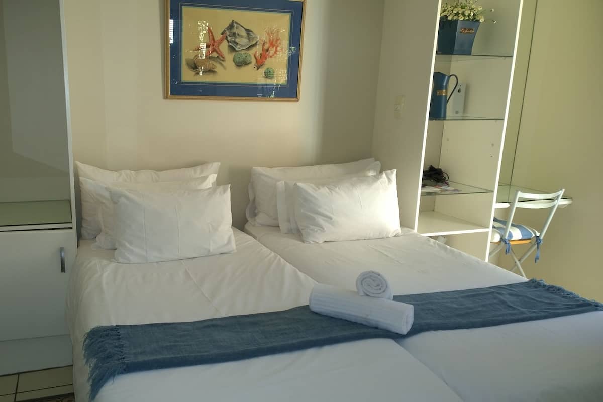 Room 1 standard Twin/King | 1 bedroom, Egyptian cotton sheets, premium bedding, pillowtop beds
