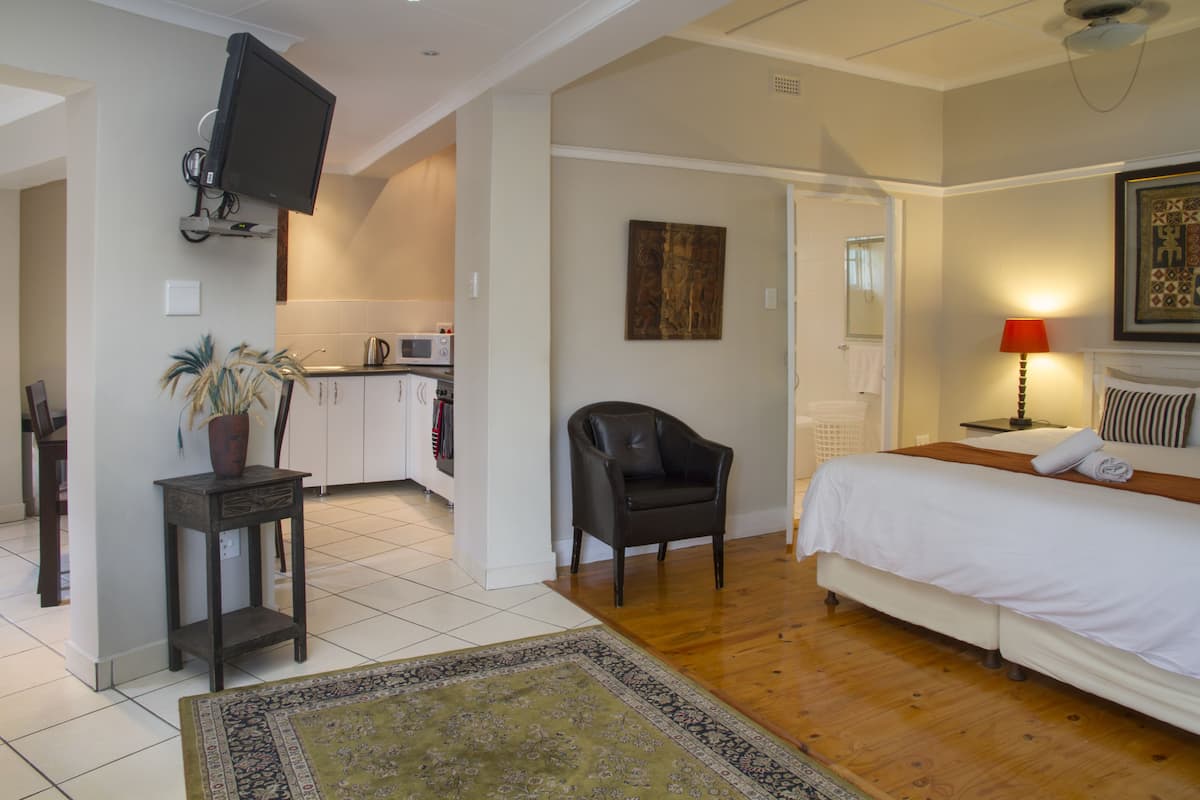 Family Double or Twin Room | 1 bedroom, Egyptian cotton sheets, premium bedding, pillowtop beds