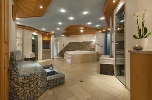 Sauna, bain à remous, hammam, massages aux pierres chaudes