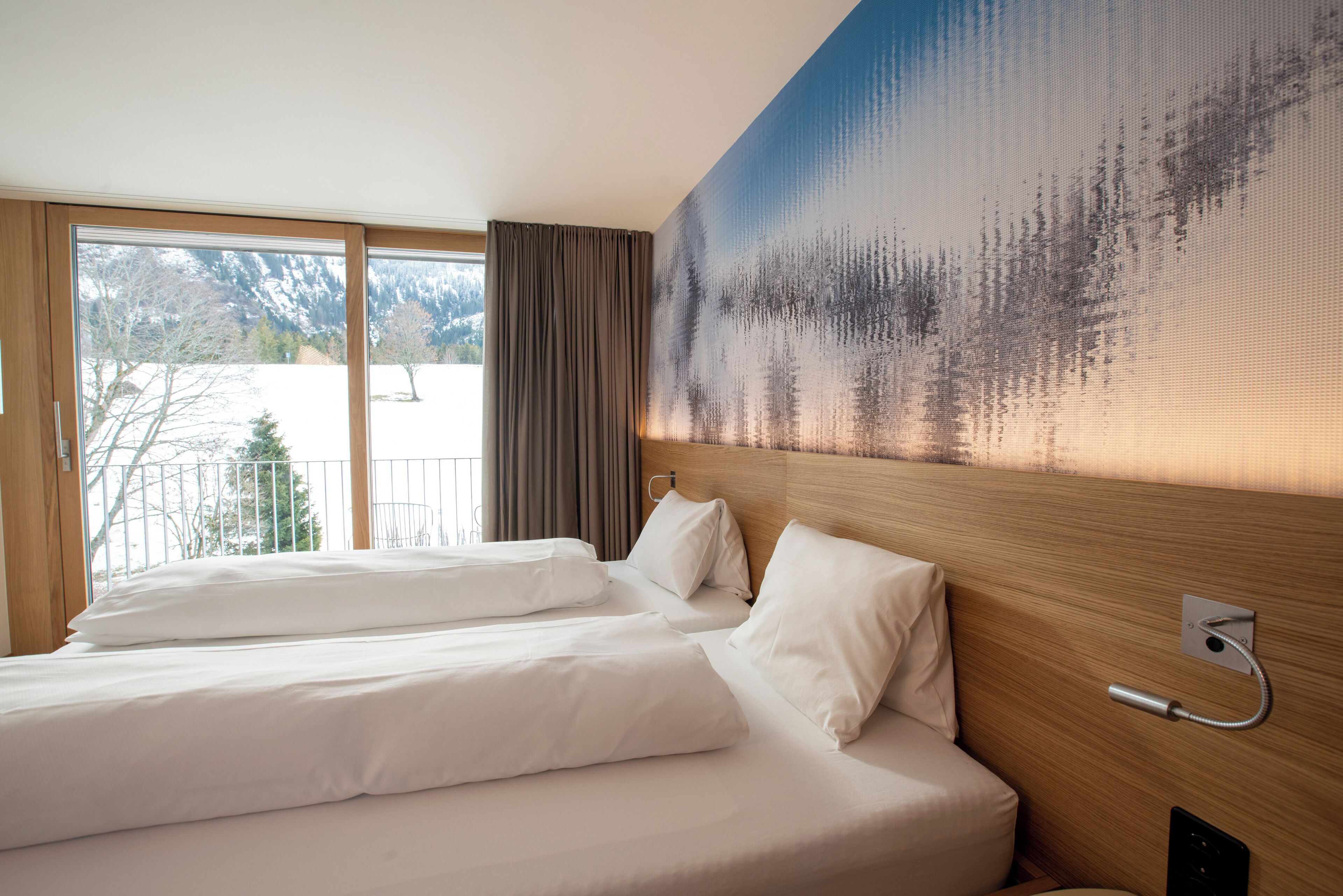 豪華四人房, 山景 | 書桌、手提電腦工作空間、熨斗/熨衫板、免費 Wi-Fi