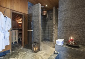 Sauna, hot tub, steam room, hot stone massages, sports massages, facials - Stump's Alpenrose (Wildhaus-Alt St. Johann)