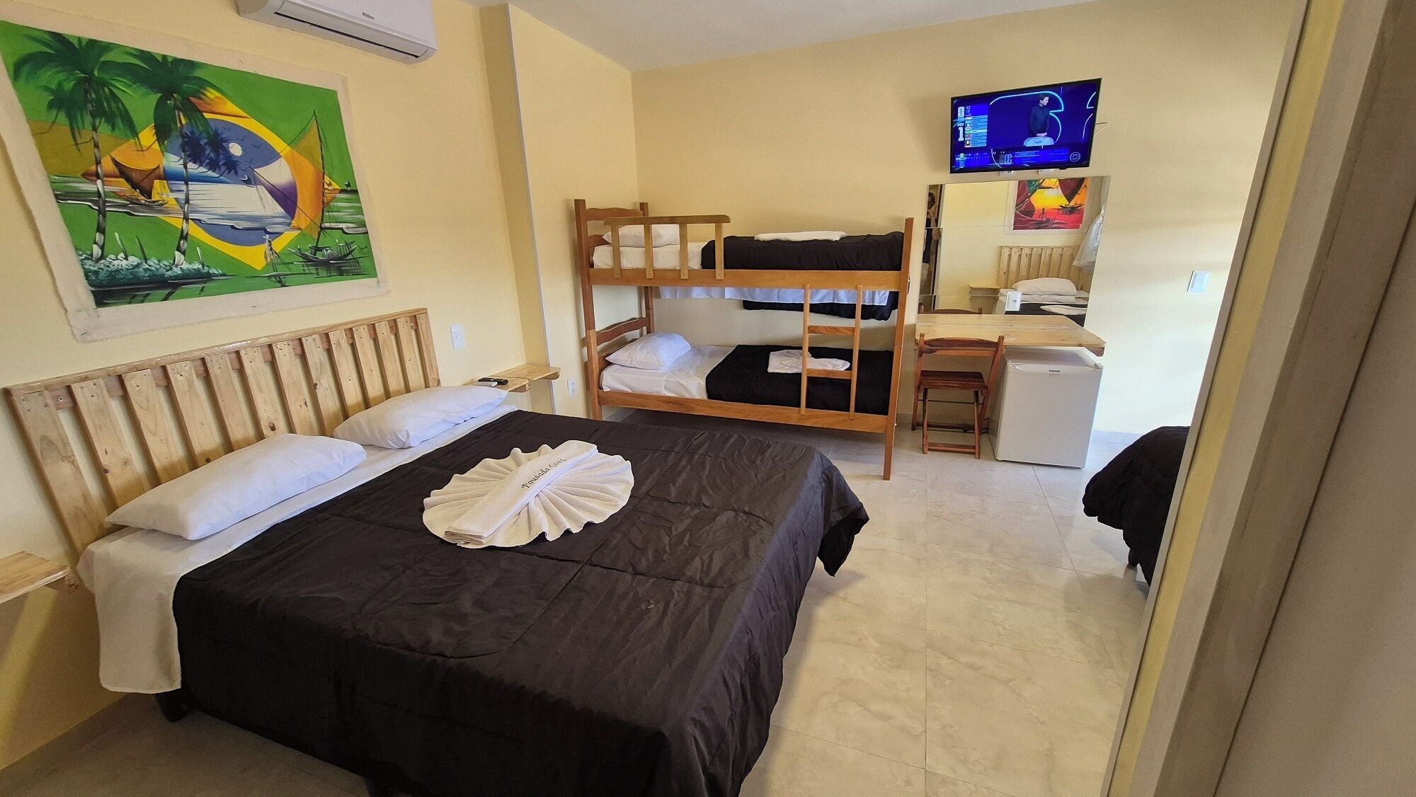 Habitació superior | Llençols de cotó egipci, cobrellits i escriptori 