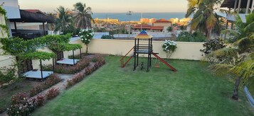 Área de juegos infantiles al aire libre