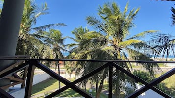 Suíte standard, 1 quarto, vista para o oceano | Roupas de cama de algodão egípcio, edredons de pluma, escrivaninha
