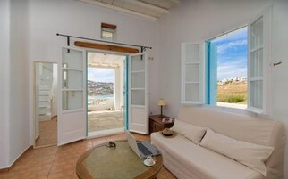 Caja de seguridad en la habitación y escritorio 