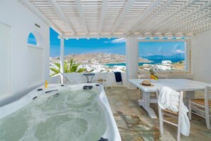Residence with Jacuzzi | Vue de la chambre