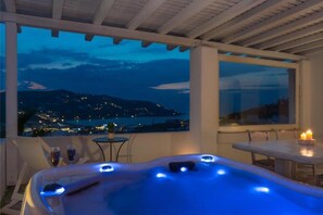 Residence with Jacuzzi | Coffre-fort, bureau, système d’insonorisation, fer et planche à repasser