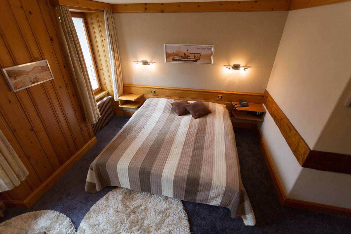 Family Room | In-room safe, desk, blackout curtains, free cots/infant beds