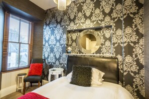 Single Room | Individually decorated, individually furnished, soundproofing