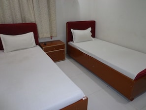 Standard Double Room, 1 Double Bed | Desk, rollaway beds, free WiFi - Jyoti Guest House (Gaya)