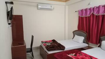 Deluxe Double Room- AC Room | Property amenity