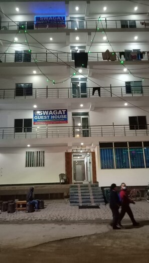 Khu ẩm thực ngoài trời