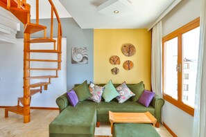 Family Apartment, 2 Bedrooms, Balcony, Sea View | Living area