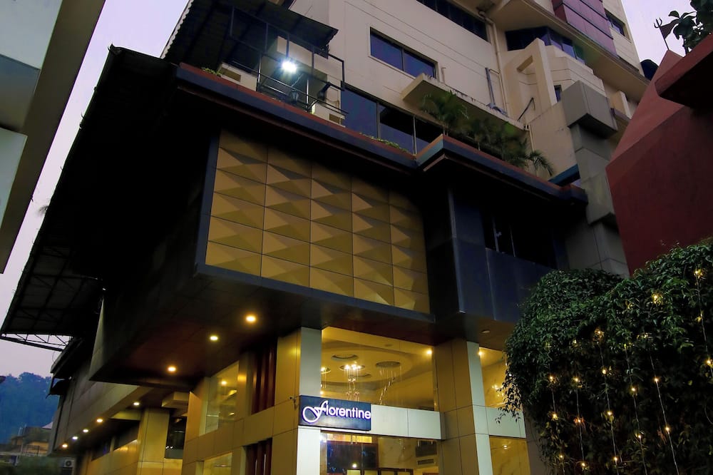 Hotel Gateway Grandeur