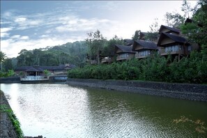 Lake - Kofiland Resort (Peermade)