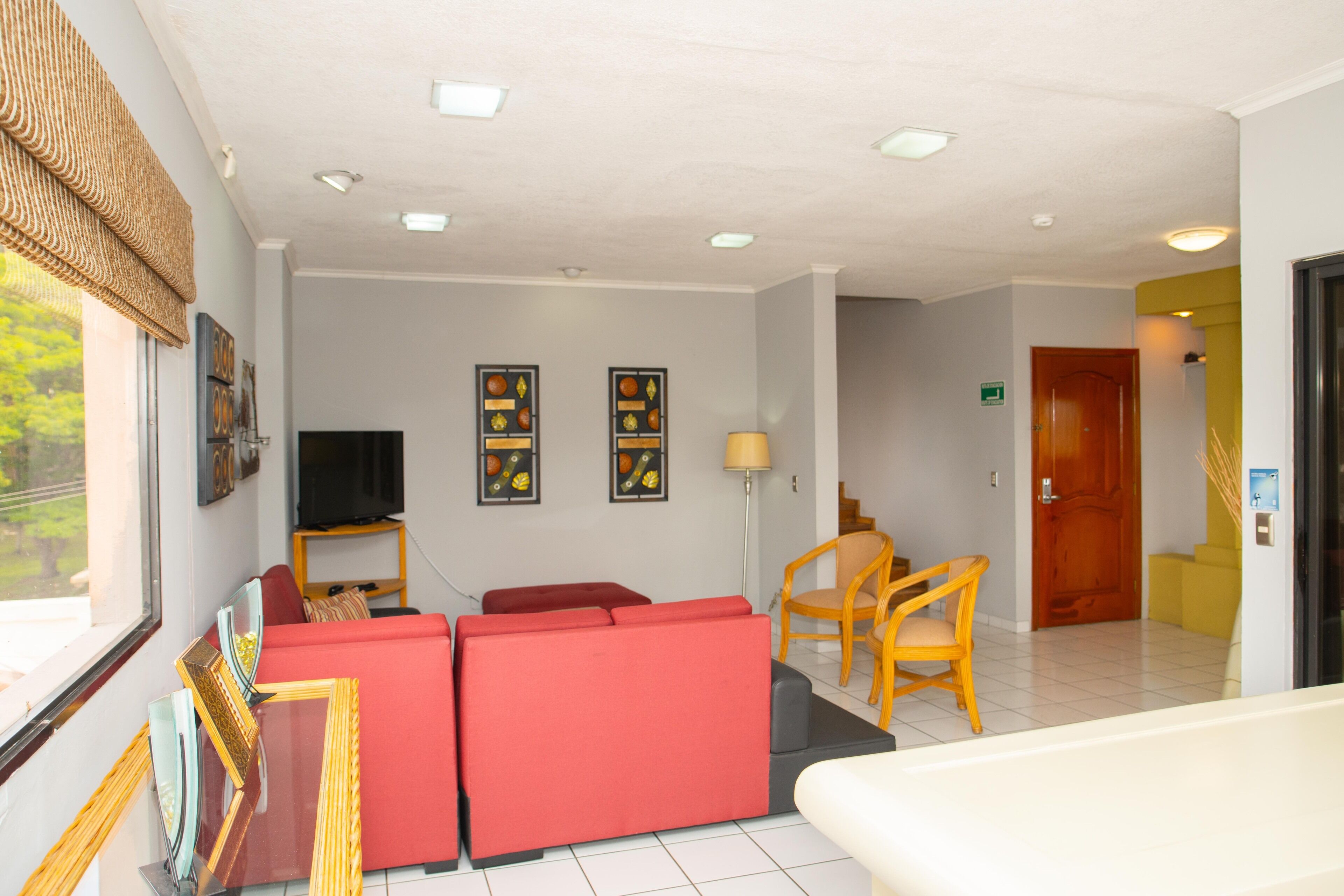 executive suite | in-room dining