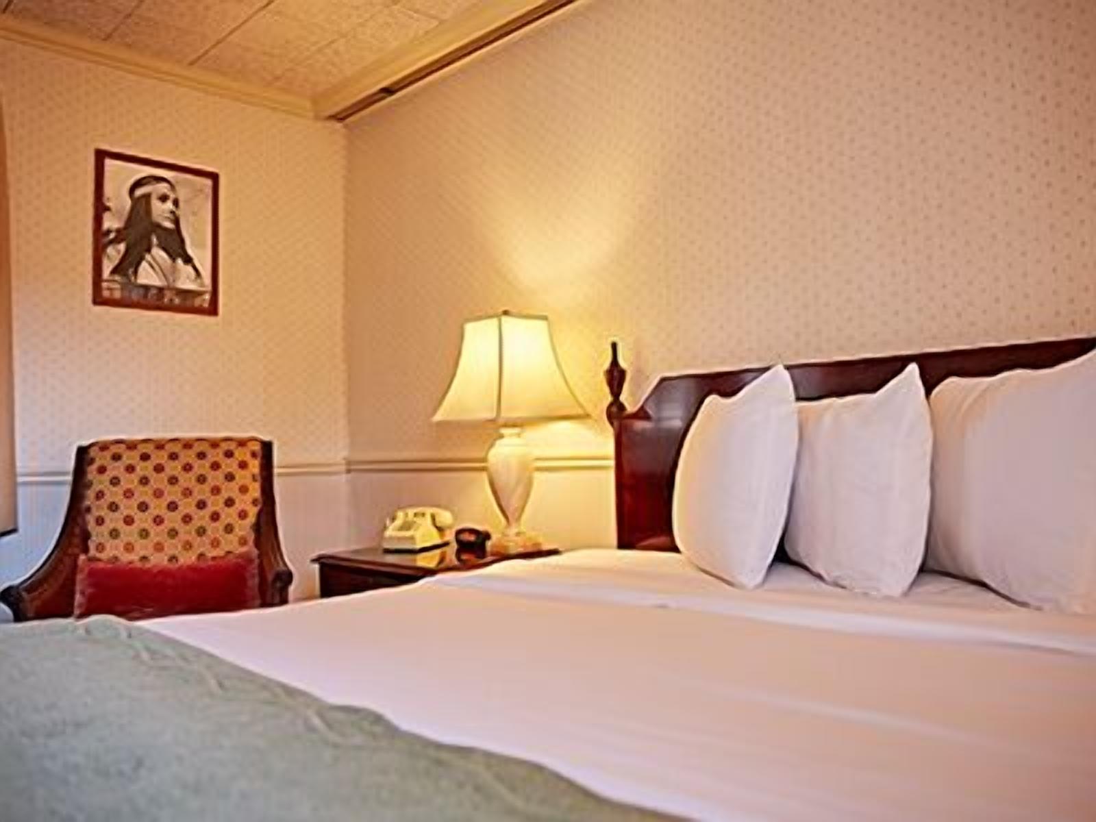 1 bedroom, premium bedding, individually furnished, desk