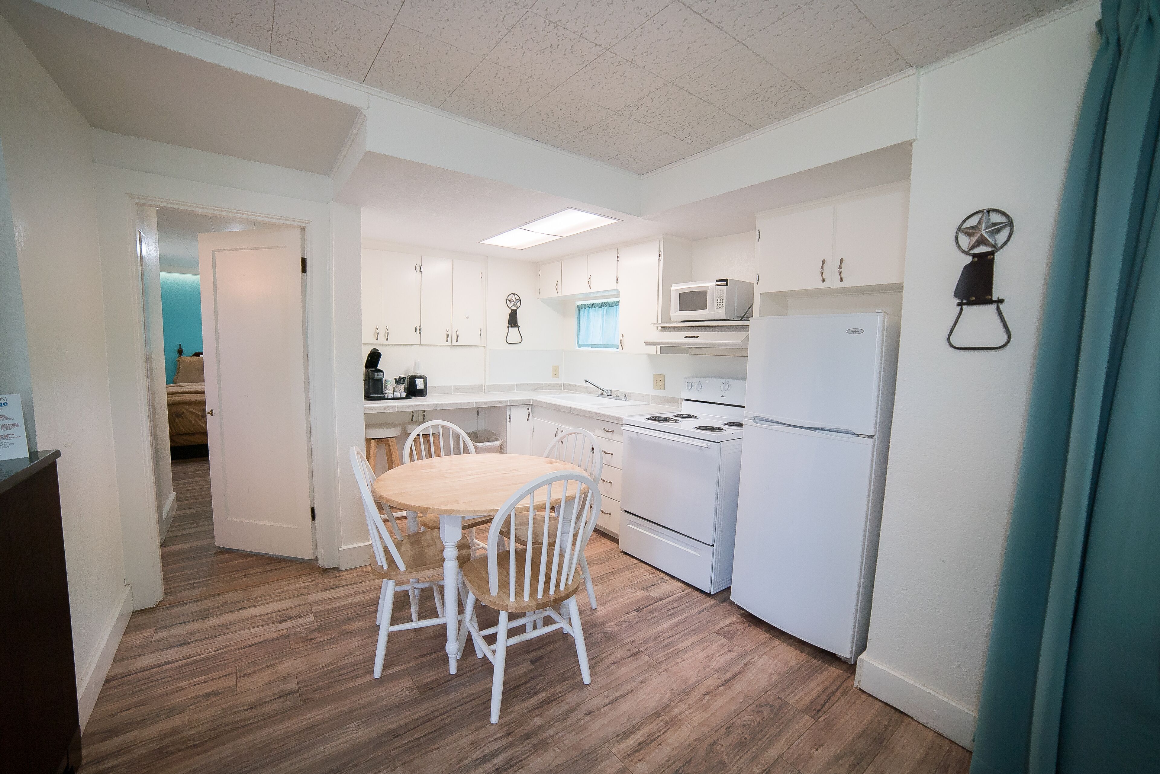 deluxe room | 1 bedroom, premium bedding, individually furnished, desk