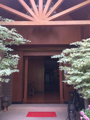 Property entrance - Chada Thai House (Pattaya)