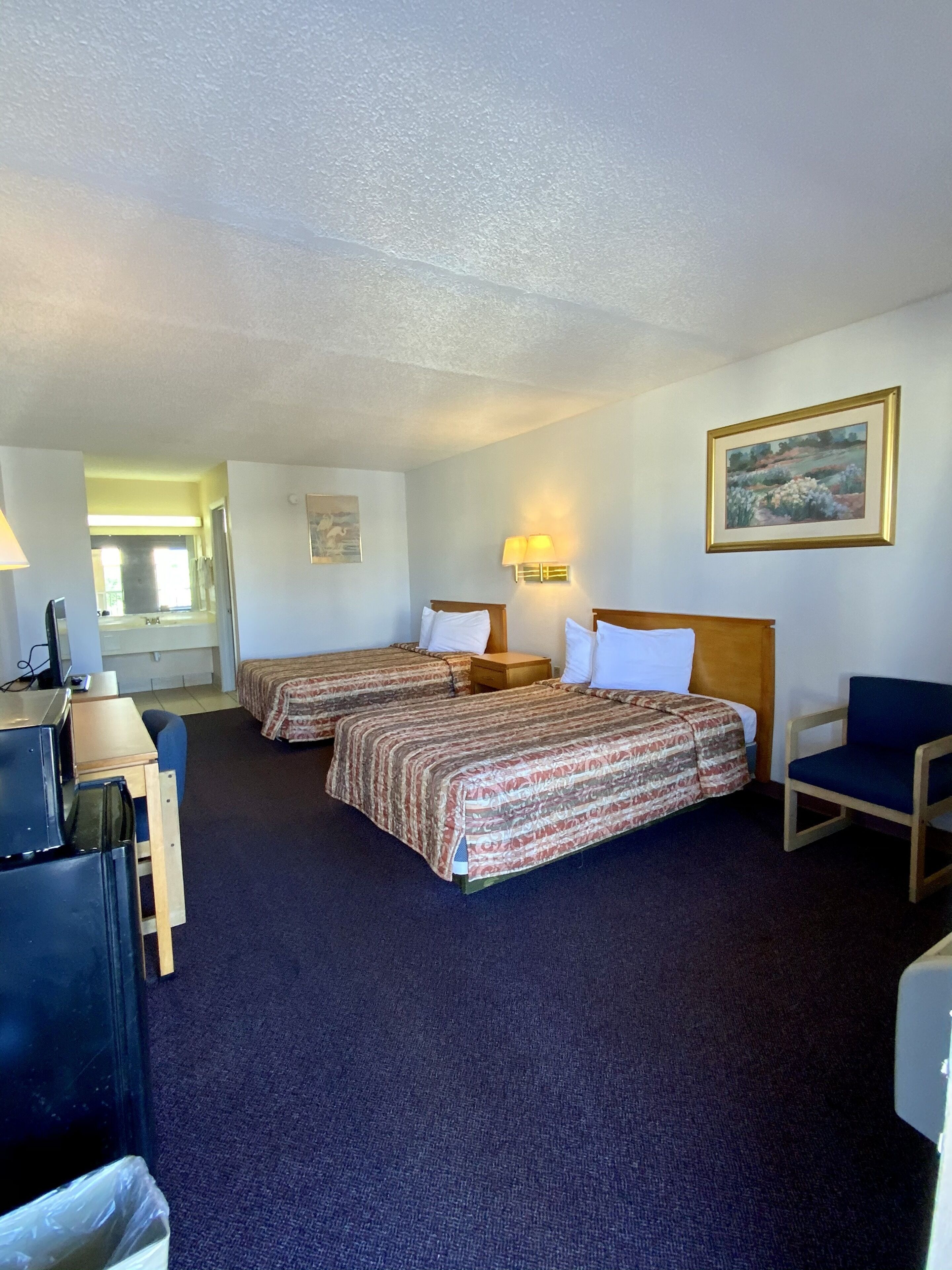 Blackout curtains, free WiFi, bed sheets