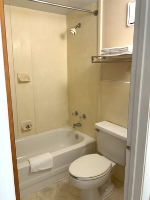 Chambre Standard, 2 lits doubles | Salle de bain
