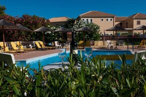 Seasonal outdoor pool - Residence IONIAN st & apts (Kefalonia)