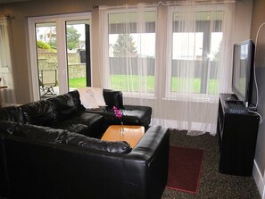 Apartment (1 bedroom for 4 people or 2 bedrooms for 6 people) | Living room