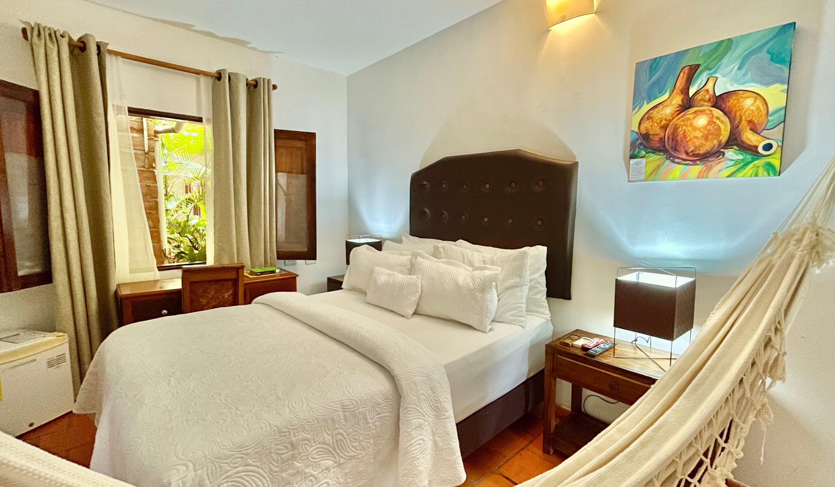 أغطية فراش متميزة وألحفة محشوة بالريش وأسرّة بطبقة علوية مريحة وميني بار