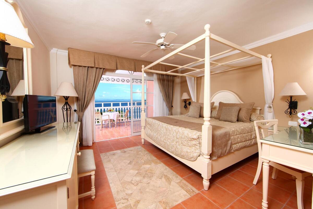 In-room safe, blackout curtains, iron/ironing board, free WiFi