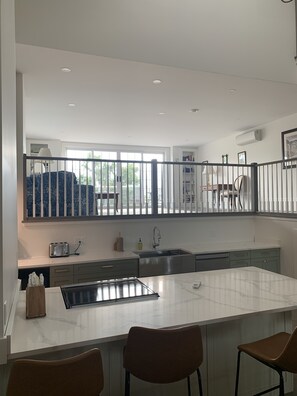 Spry Seven - 2 bedroom, 2 1/2 bathroom, multi-level, stunning views | Private kitchen | Microwave