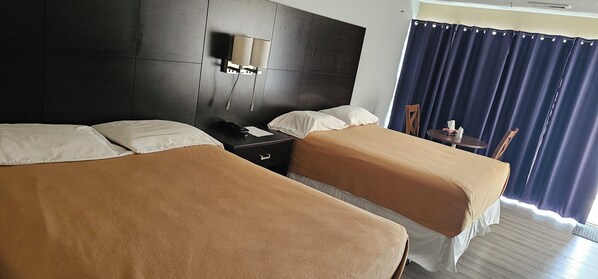 컴포트룸, 더블침대 2개, 금연 | 객실 내 금고, 책상, 무료 WiFi, 침대 시트