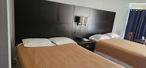 Comfort Room, 2 Double Beds, Non Smoking | In-room safe, desk, free WiFi, bed sheets - Town N Country Motor Inn (Leamington)