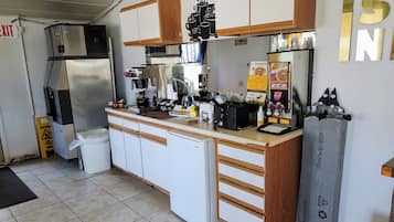Free daily continental breakfast