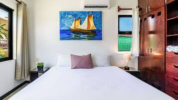 1 bedroom, premium bedding, in-room safe, desk