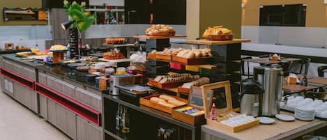 Free daily buffet breakfast