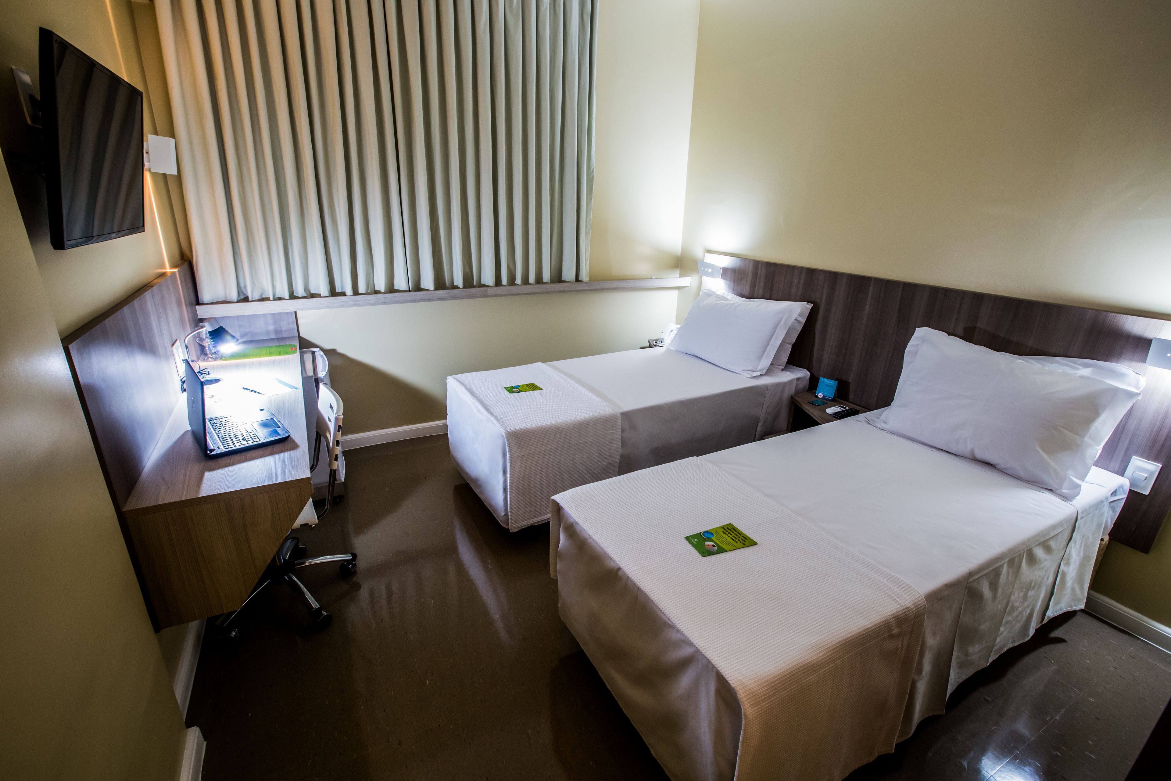 standard room, 2 single beds | in-room safe, desk, blackout curtains, free wifi