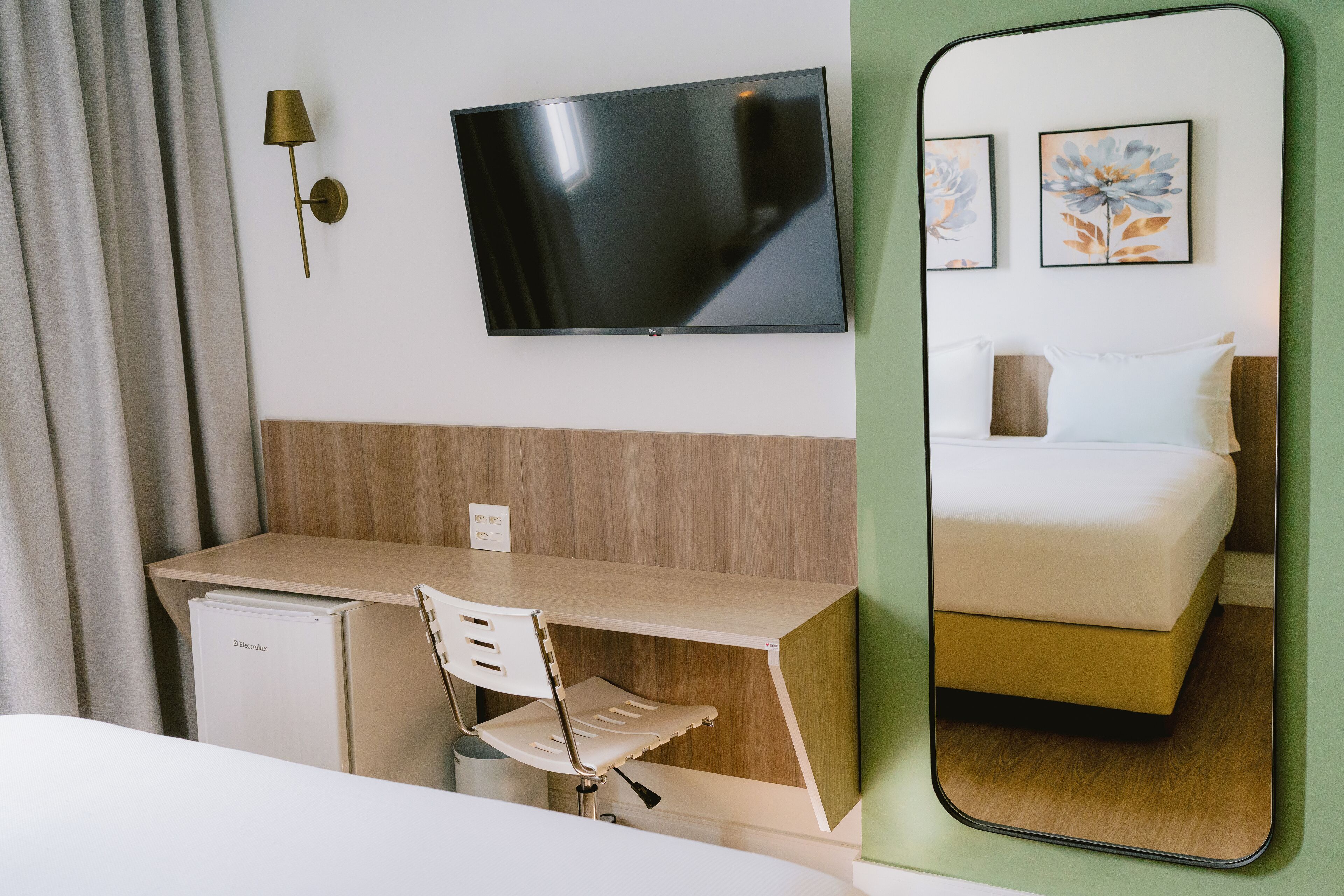 Standard Room | Television