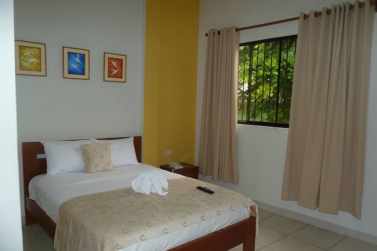 Double Room | Minibar, rollaway beds (surcharge), WiFi (free)